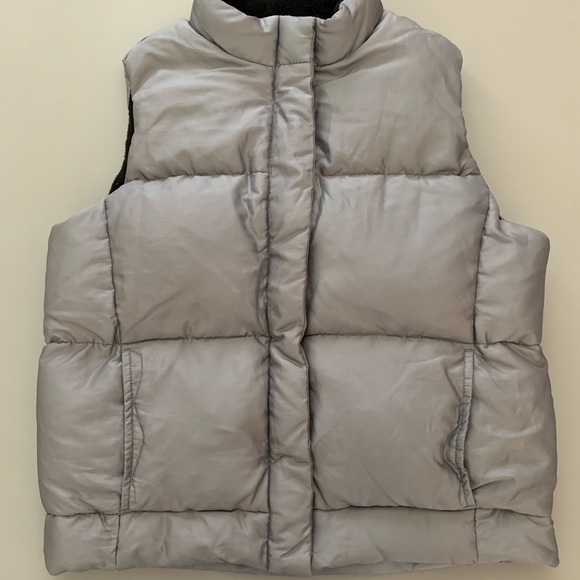 “Gap” Silver Down Filled Puffer Vest size XS - Picture 2 of 10